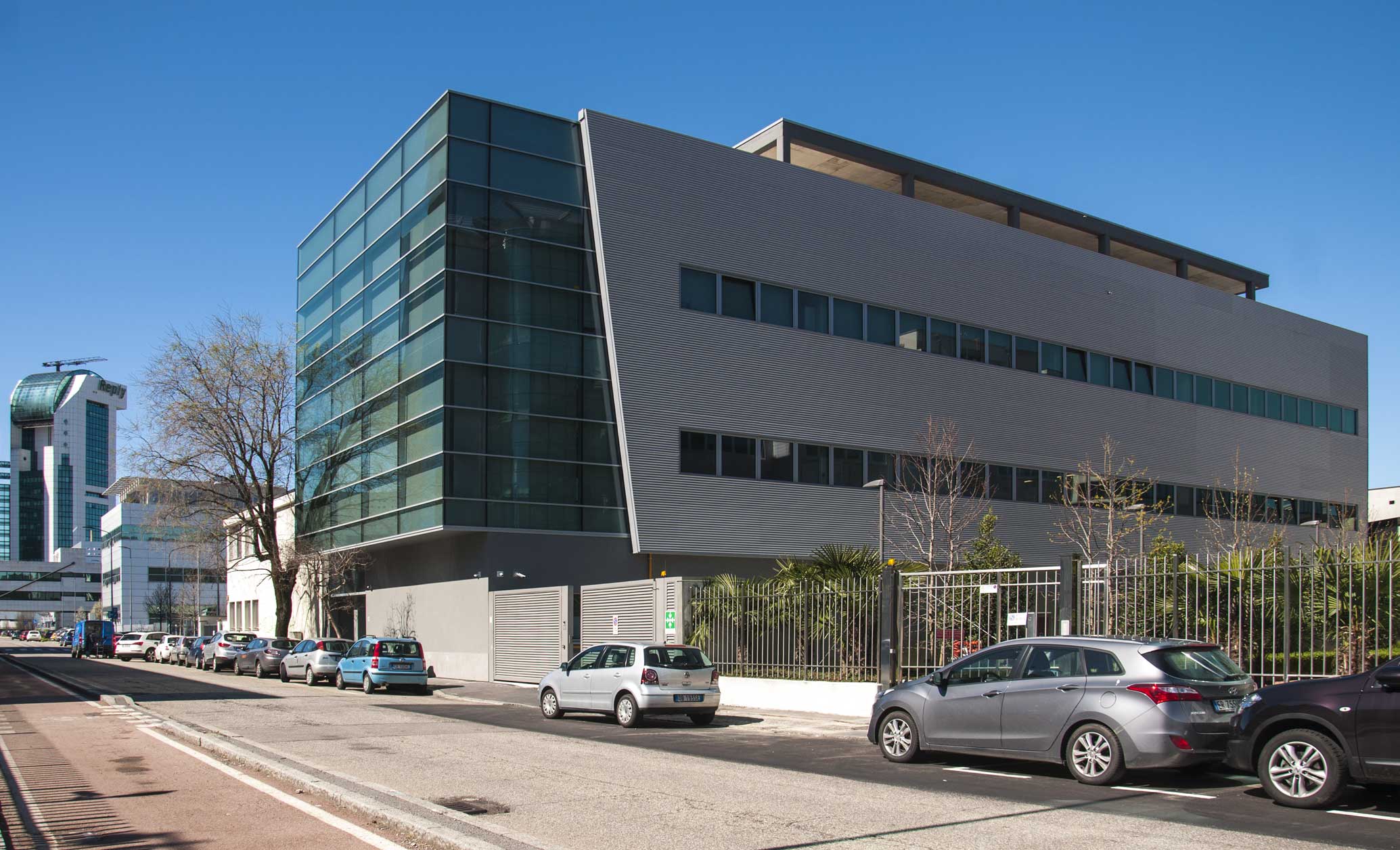 Complesso produttivo - Milano (MI), Via G. Bensi n. 18