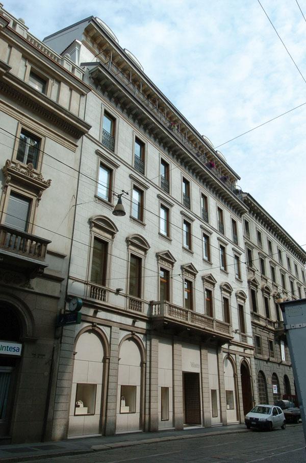 Showroom Valextra - Milano (MI), Via A. Manzoni n. 3