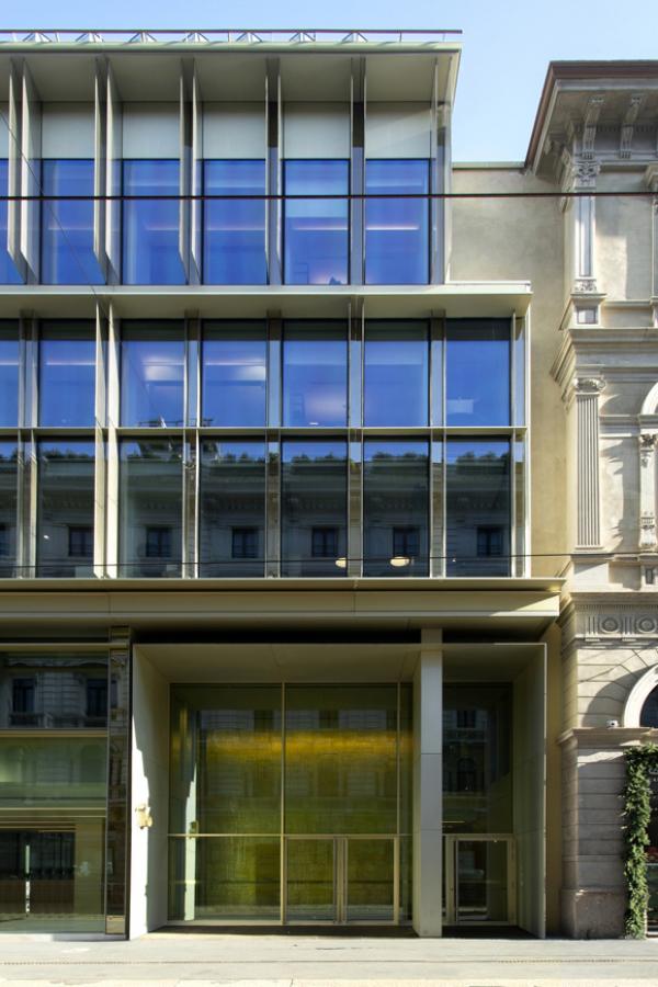 Edificio sito in Milano (MI), Via Broletto n. 16